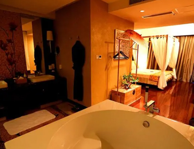 广东广州养生会所的黄昏恋：当爱情遇上八十岁